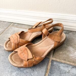Clarks Artisan Leather Sandals Tan Comfort Slingback Open Toe Women Size 9